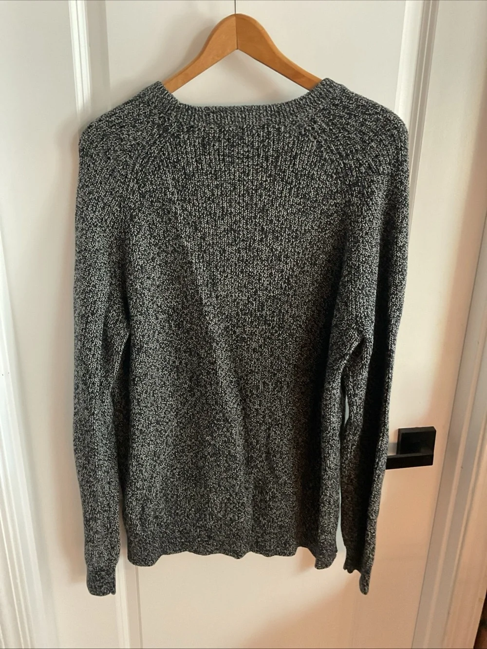 Minted New York - Men’s Black & White Marled Crewneck Sweater - Size X-Large